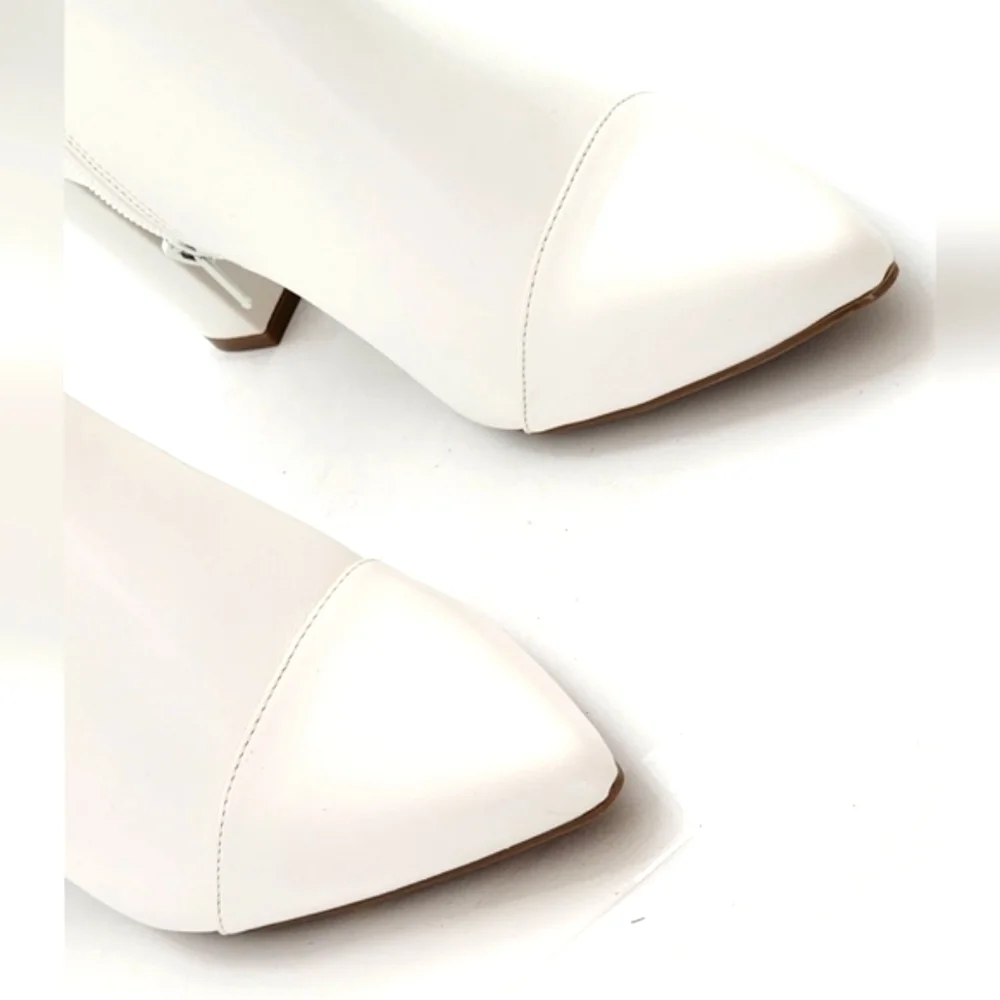 XOXO Women's Leather White Fedela Ankle Boots Size 9.5